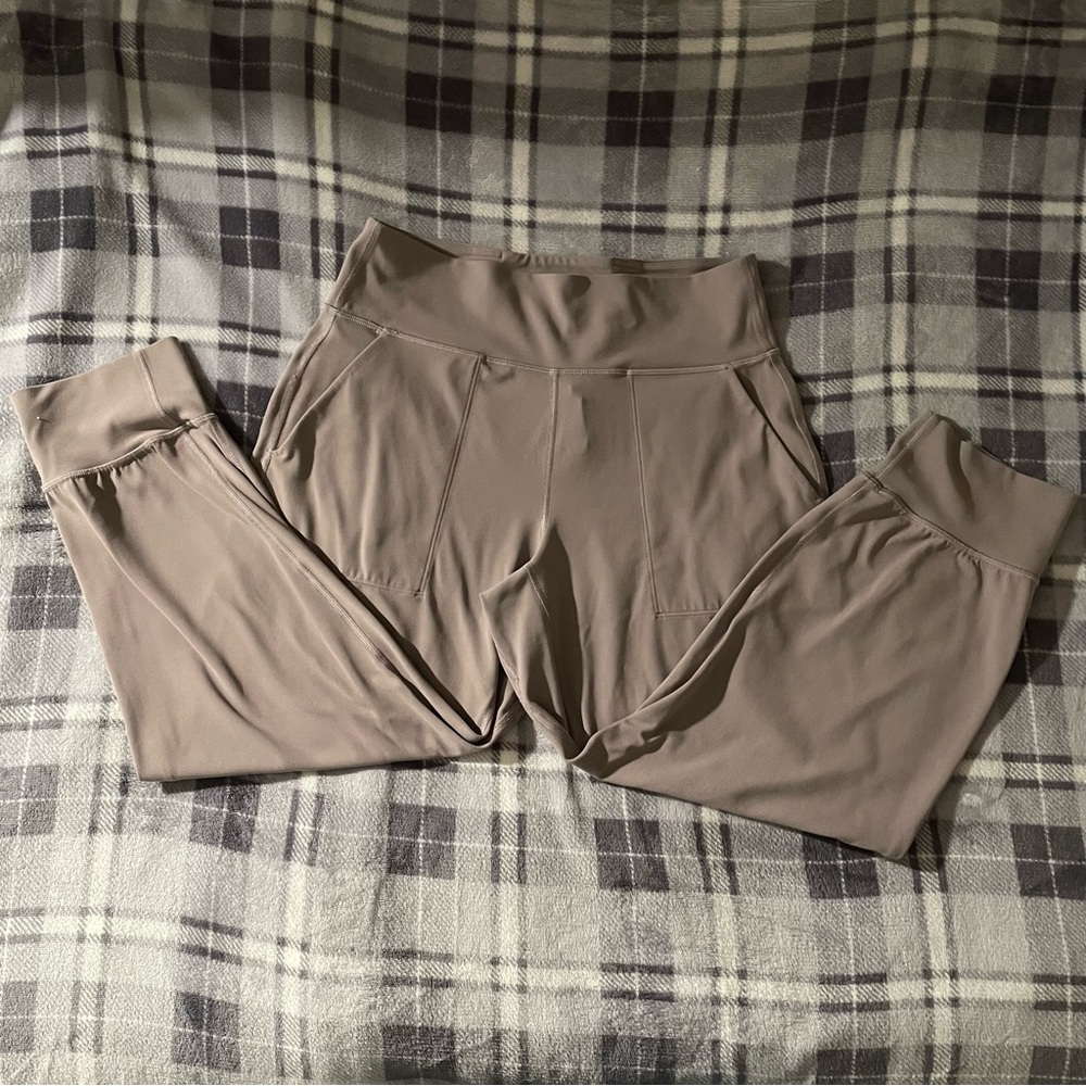 lululemon athletica Taupe Ankle Pants